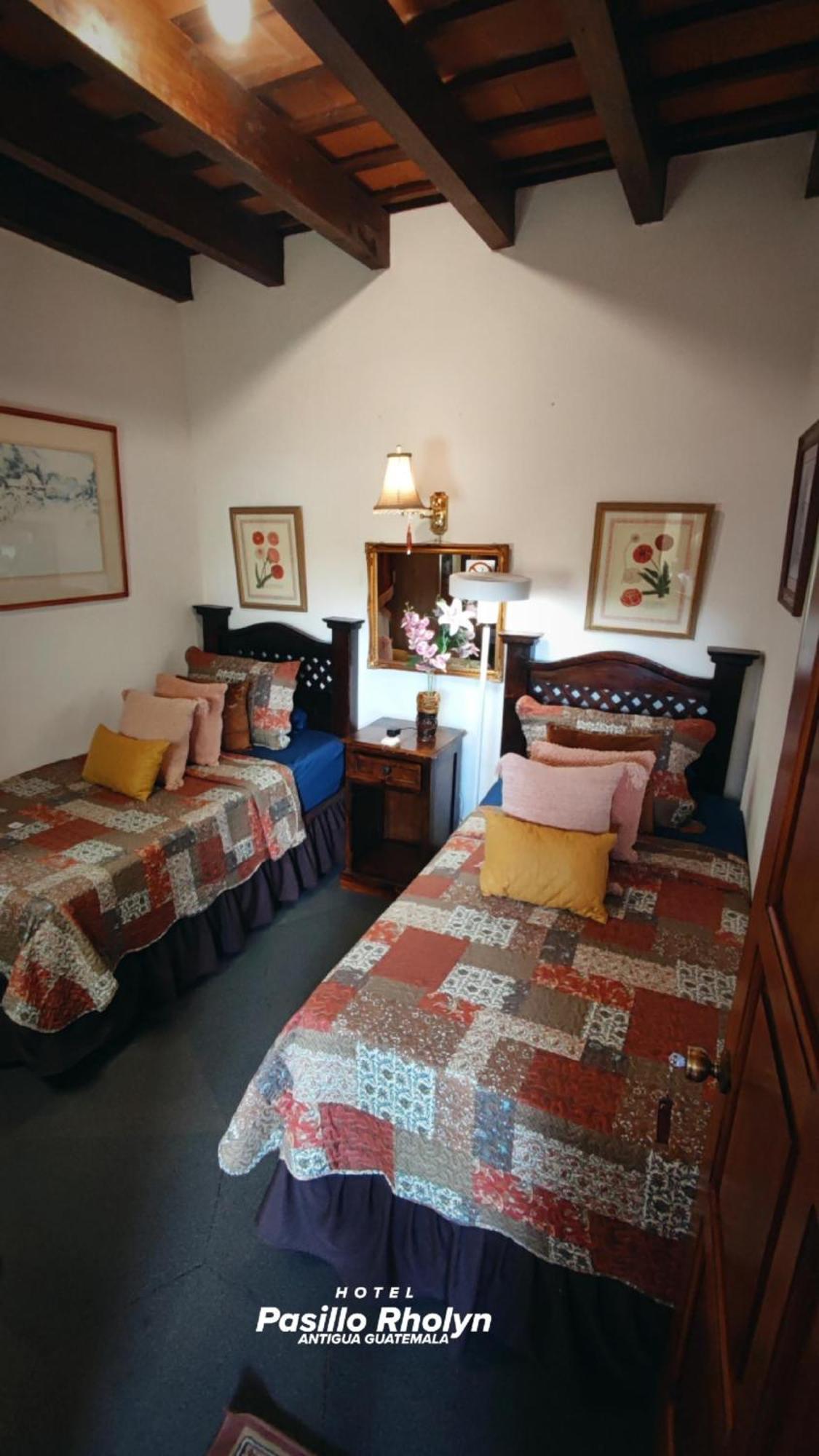 Hotel Rholyn Pura Vida !! Antigua Buitenkant foto
