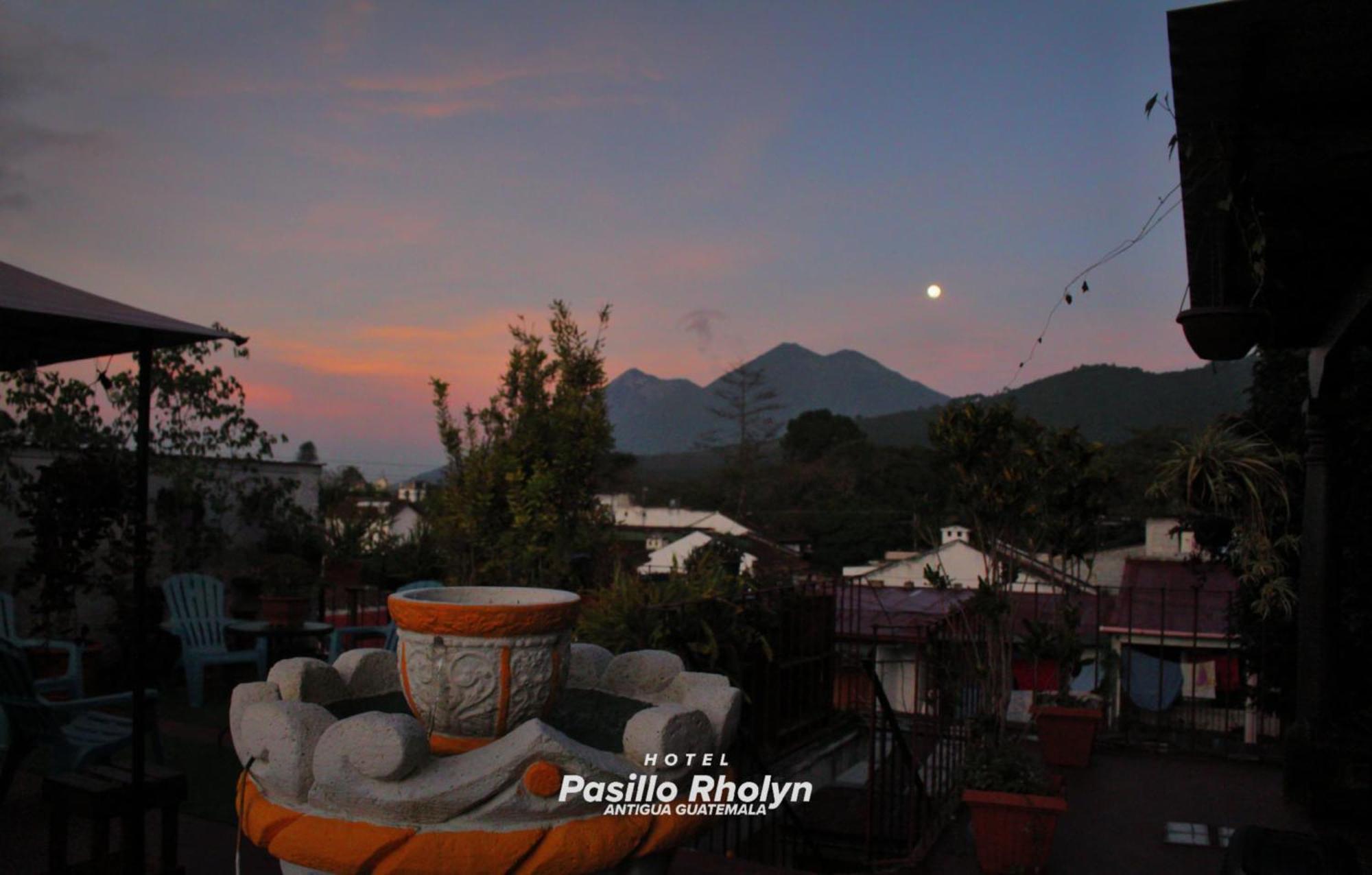 Hotel Rholyn Pura Vida !! Antigua Buitenkant foto