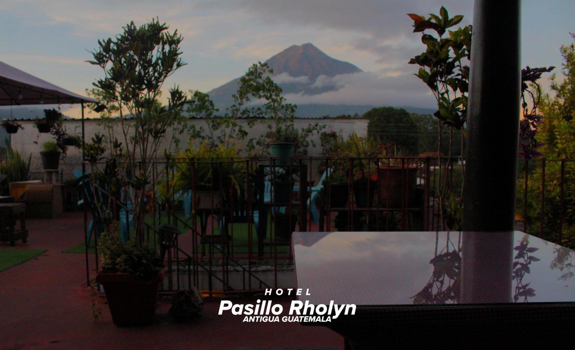 Hotel Rholyn Pura Vida !! Antigua Buitenkant foto